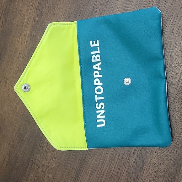 Four Ipsy Makeup Bags - Picture 10 of 11